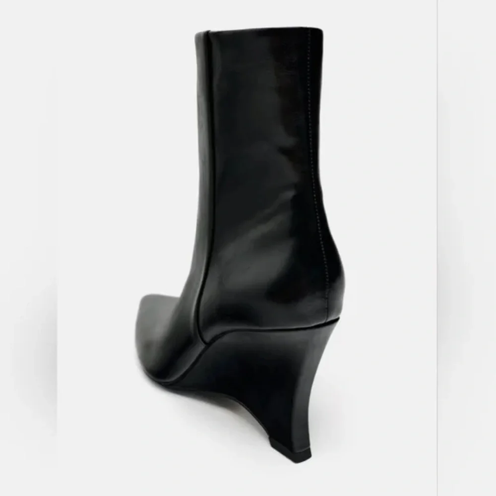 Zara HEELED WEDGE ANKLE BOOTS. Black. Size 7.5. New with Tags.